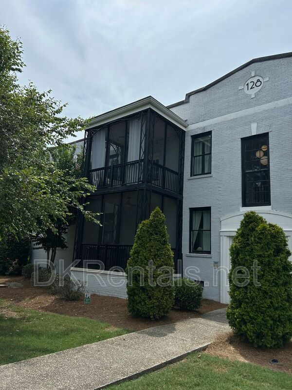 Photo - 128 Peachtree Memorial Dr NW