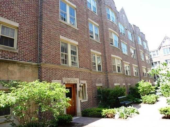 2 Bedroom Condo in Oak Park - 2 Bedroom Condo in Oak Park