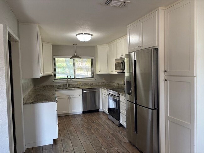 Nuevos electrodomésticos de cocina - 6106 Vance Jackson Rd Unidad 42