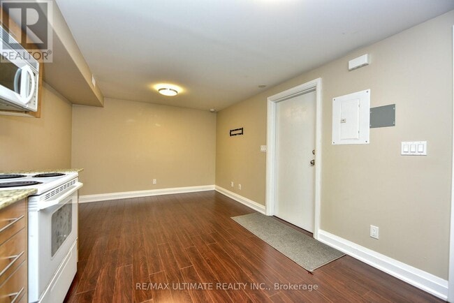 Photo - 487 Salem Ave N