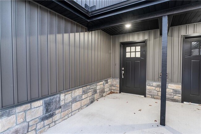 Photo - 503 W Arkansas St