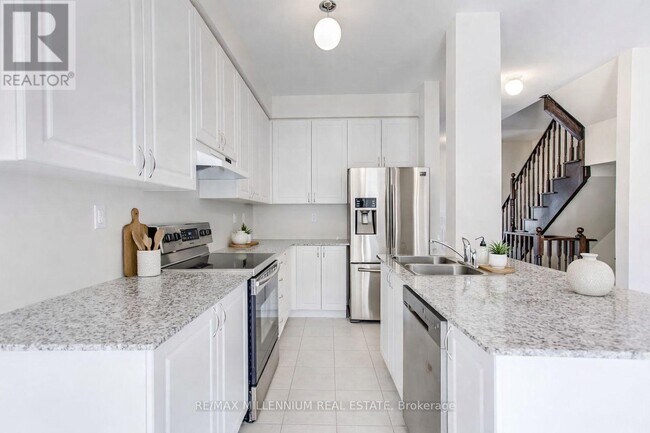 Photo - 77 Allegranza Ave