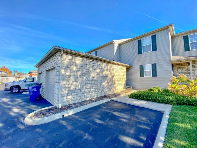 Building Photo - Beautiful Bethel Commons Condo For Rent In...