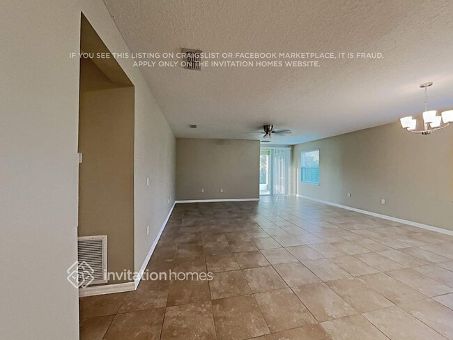 Photo - 942 Grapewood St