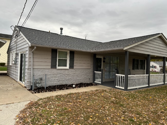 Building Photo - 5520 Halwis St