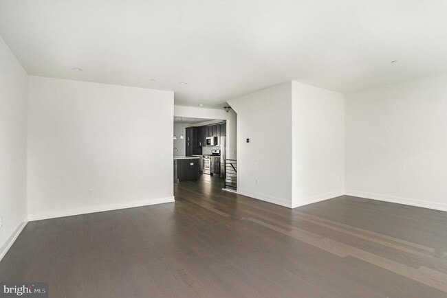 Photo - 906 Lakeview Ct