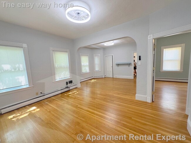 Building Photo - 6 Edward St Rental