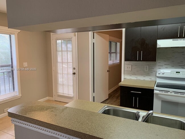 Photo - 3932 NW 87th Ave Unidad 3932