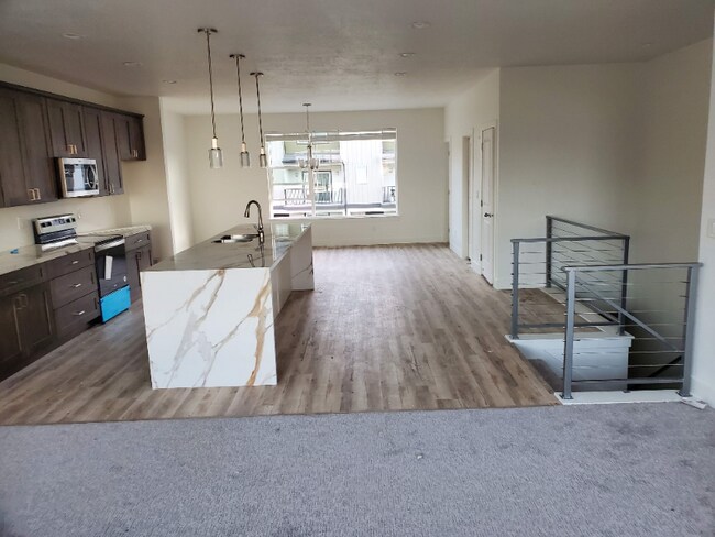 568 Lewski Ln