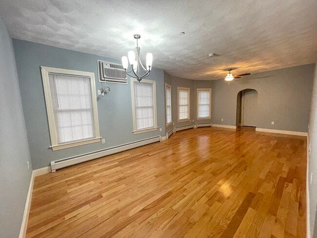 Photo - 79 Pleasant St Unidad 2