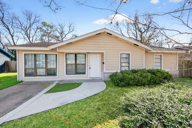 Building Photo - 7726 Claiborne St