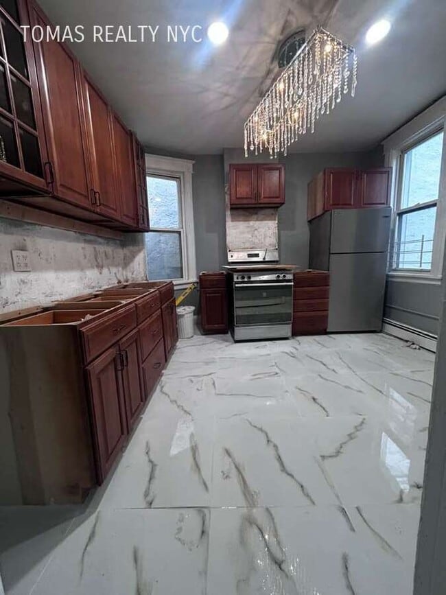 Photo - 37 Altonwood Pl