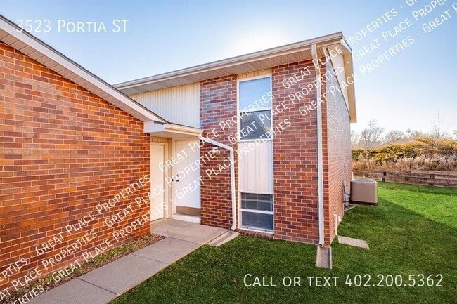 Building Photo - 3523 Portia St