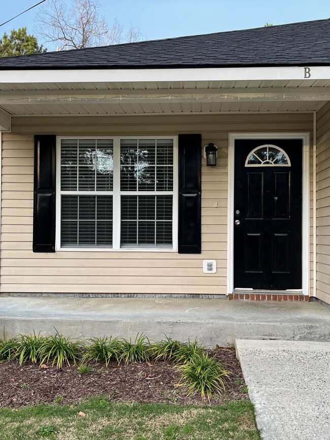 Front Door and Porch - 6006 Susan Cir Apartments