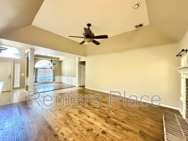 204 N Magnolia Ct