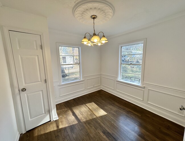 Photo - 1341 Pineview Rd