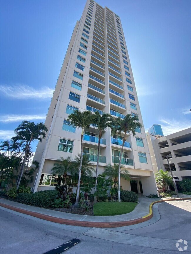 Building Photo - Live, Work & Play in the Heart of Honolulu... Rental