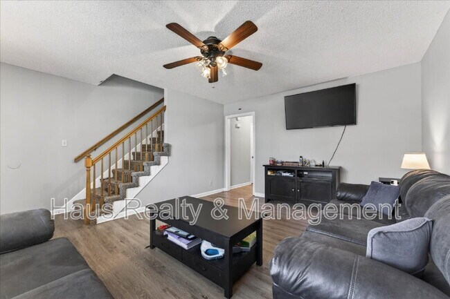 114 Cunningham Pl