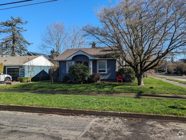 Building Photo - 7928 SE 19th Ave Rental