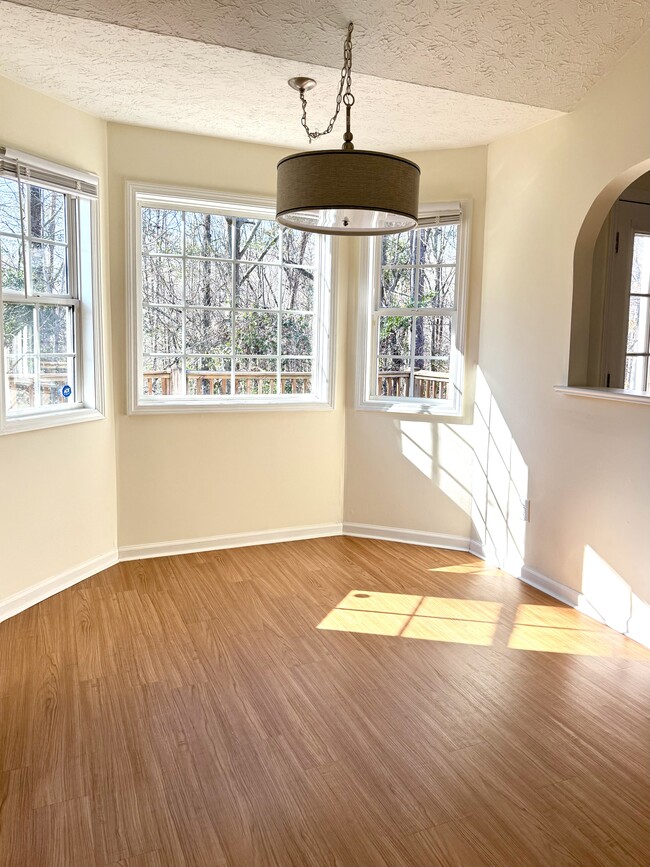 Photo - 106 Wesley Way