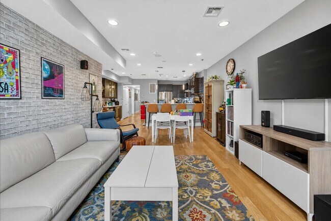 Building Photo - 626 Grand St Unit 1