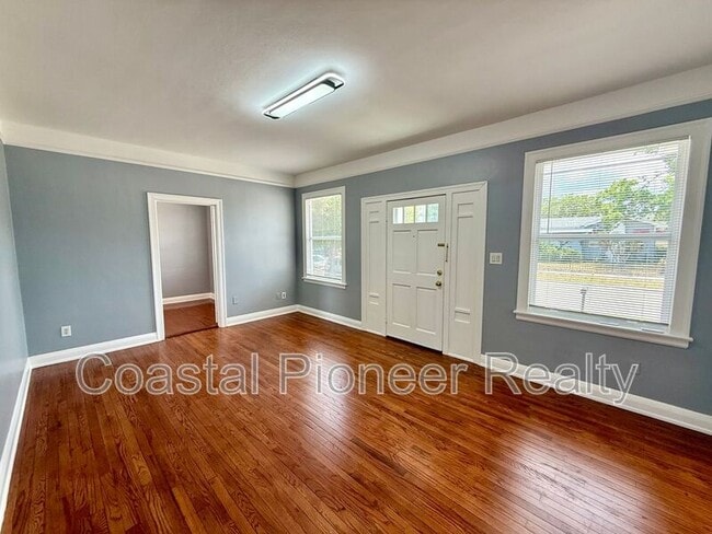 Photo - 2323 W North B St