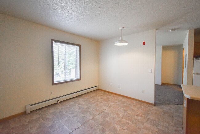 Photo - Cromwell Commons