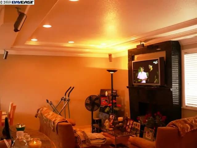 Photo - 5134 Elmwood Ave