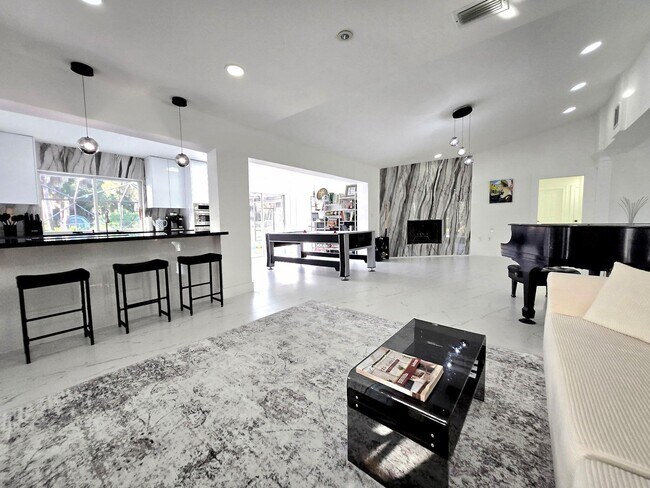 12231 Areaca Dr