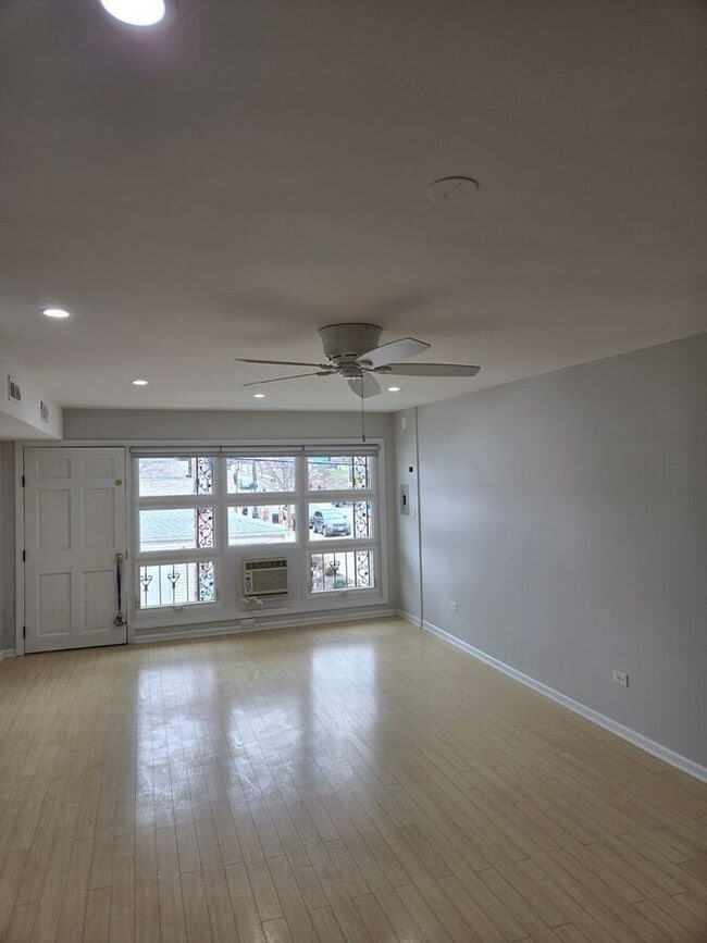 Photo - 1917 W 103rd St Unit 202