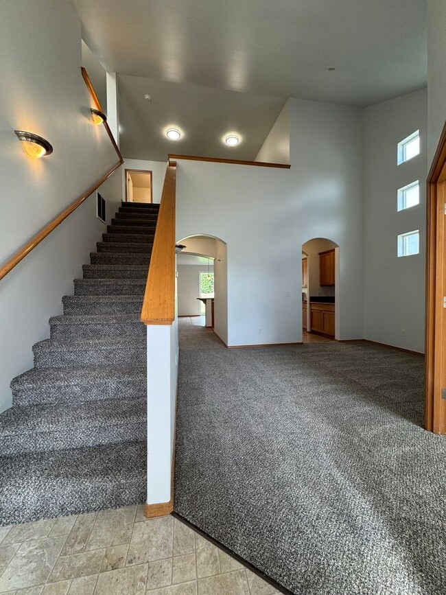 Photo - Large 4 Bed Rental in Established Neighborhood