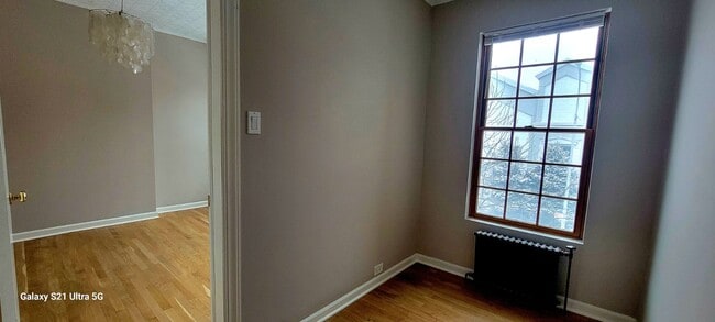 Photo - 677 Leonard St Unidad 2