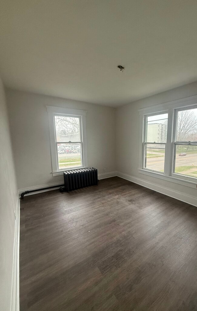 Photo - 809 Main St Unit 3 - Floor 2