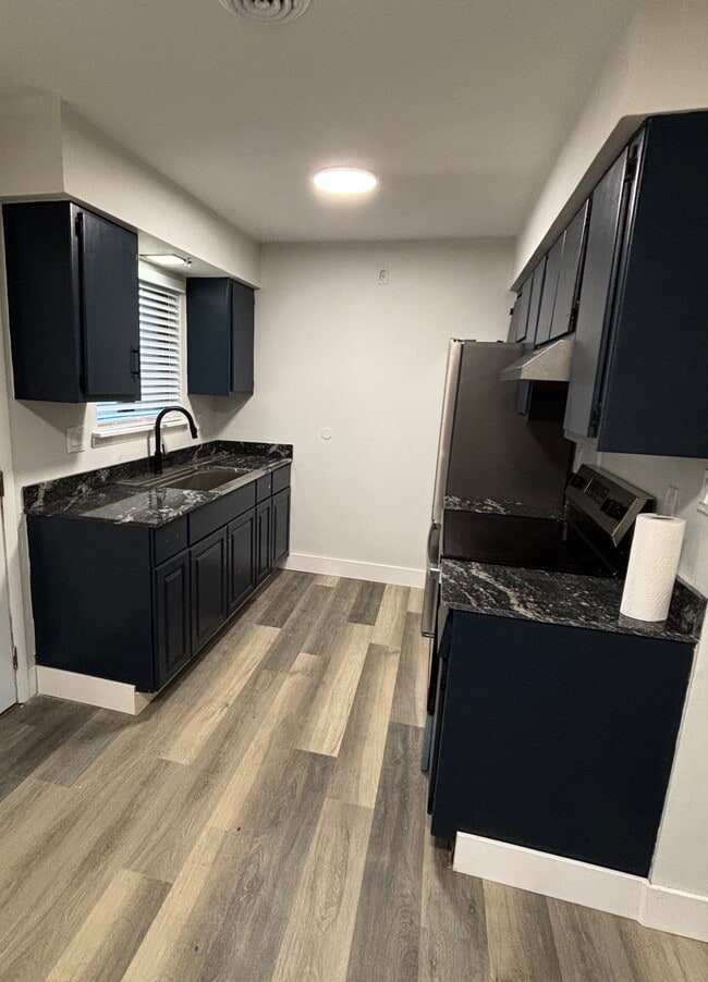 Building Photo - 1102 Apache Dr Unit A