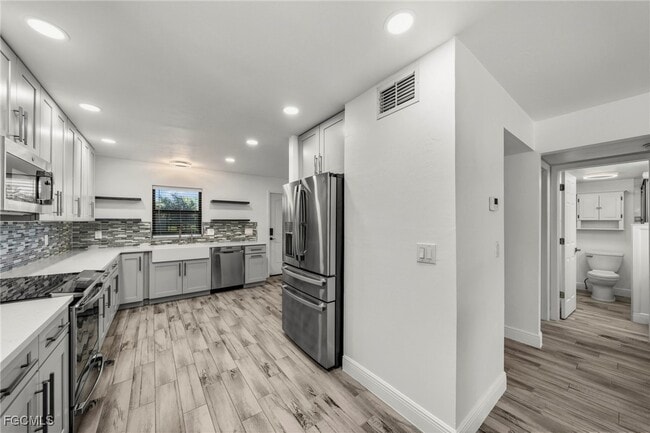 Photo - 10022 Oxfordshire Ln SW Unidad 106