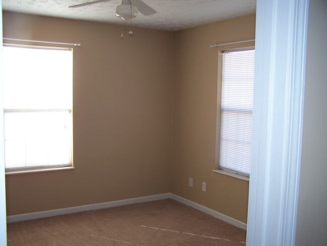 Photo - 2 bed, 2 bath, 1 car garage ranch style townhouse in Halls/Fountain City area