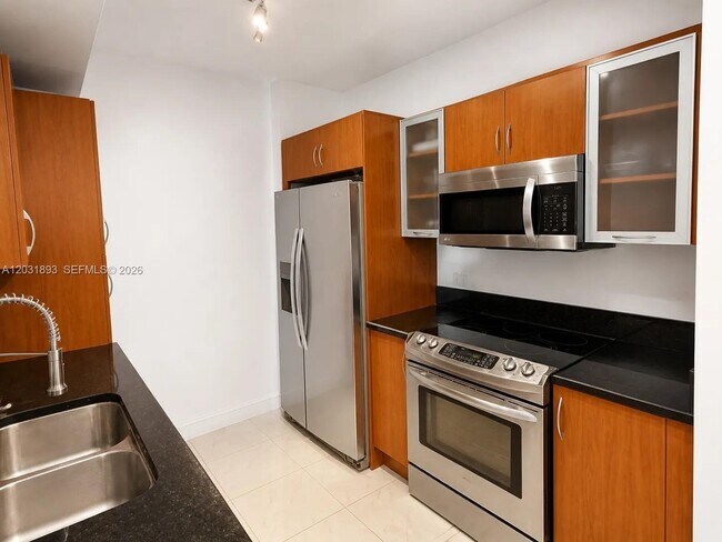 18800 NE 29th Ave Unit 405