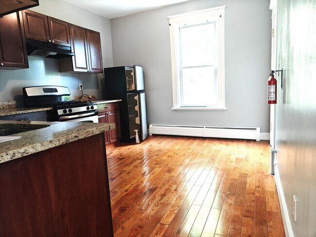 Photo - 104 Winnikee Ave Unit 3