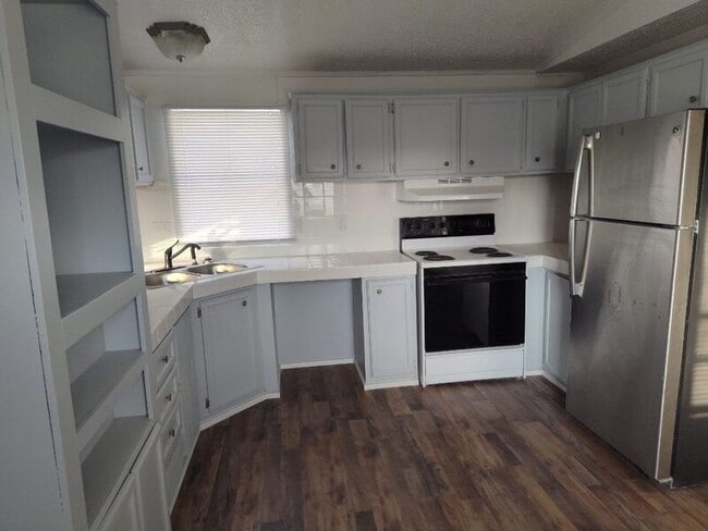 Photo - 702 W Nelson St