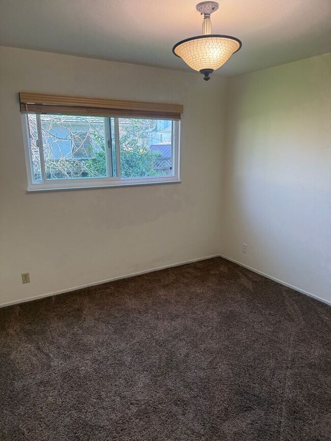 Photo - Charming 3 bedrooms 1.5 bath lower level