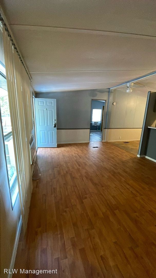 3 br, 2 bath House 43125 E 2nd St Rental For Rent in Paisley, FL