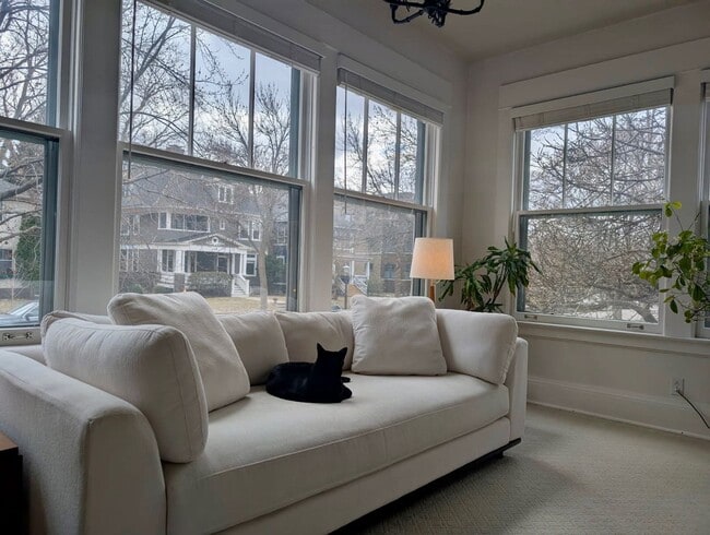 Photo - Stunning 3 bedroom main floor unit in prime Saint Paul location.