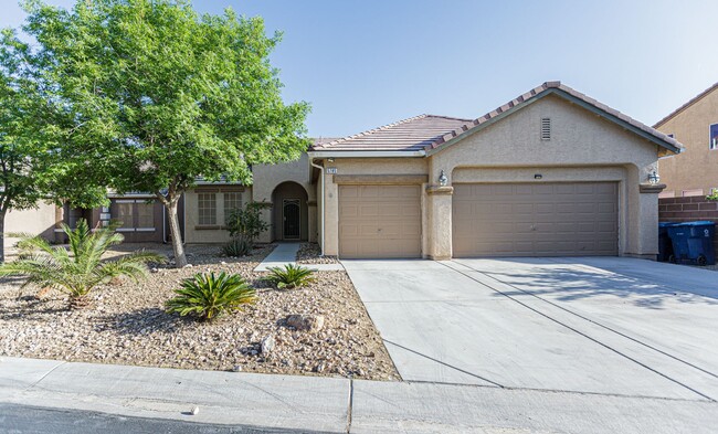 One Story House - Near Blue Diamond & Jones - One Story House - Near Blue Diamond & Jones