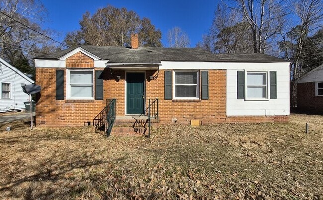 Building Photo - For Rent: Renovated Three Bedroom House in Sumter SC!