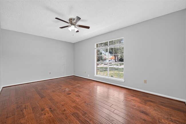 Photo - 5703 Green Timbers Dr