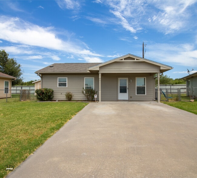 Building Photo - 33 Grant Gill Ln