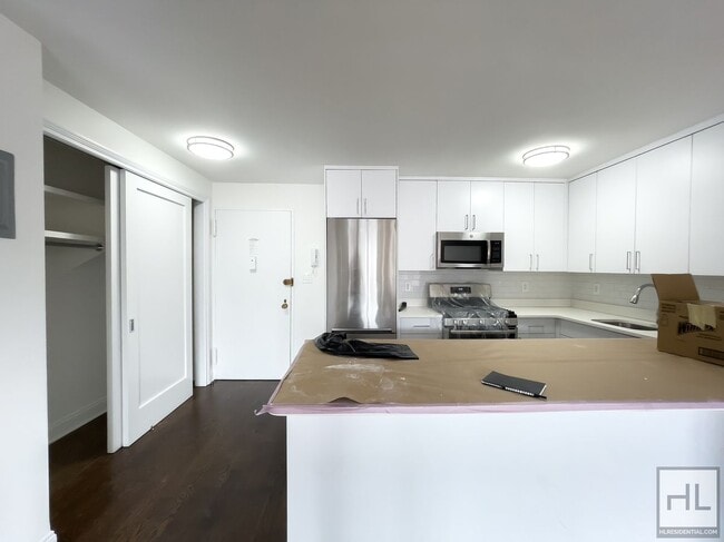 Photo - E 16 ST Unit 6P