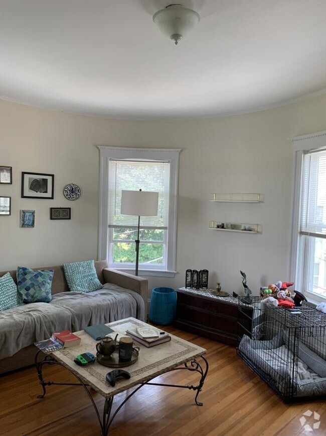 Building Photo - 4.0 bedroom in Somerville Massachusetts 02143 Unit U3 Rental