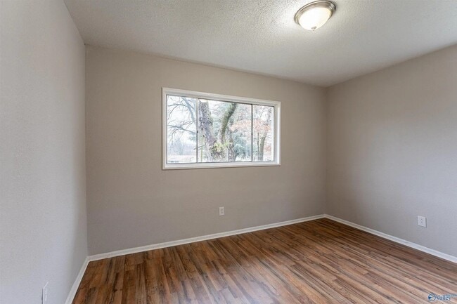 112 Wilkenson Dr NE