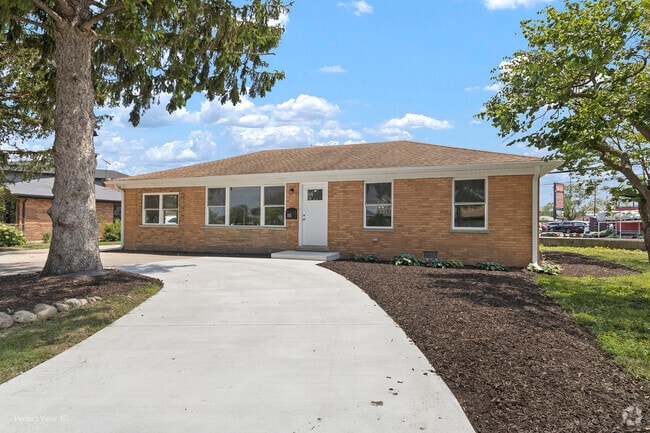 Building Photo - 8331 W Gunnison St Rental